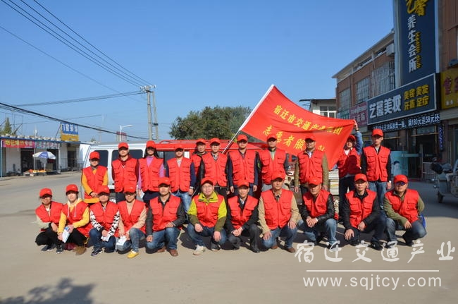 集團(tuán)綜合部開(kāi)展十番社區(qū)創(chuàng)建全國(guó)文明城市社區(qū)宣傳服務(wù)活動(dòng)1.JPG